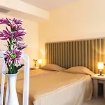 Szálloda Antea - By The Sea 4*