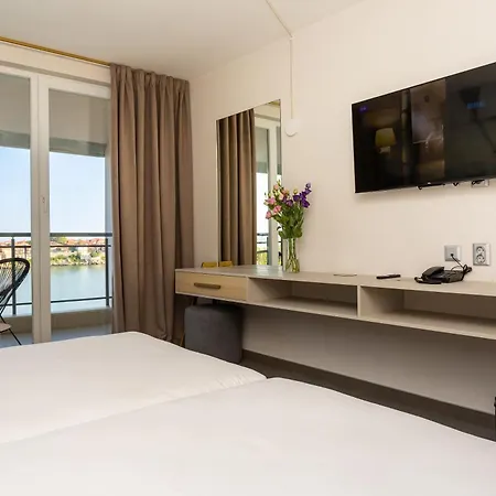 فندق Antea - By The Sea