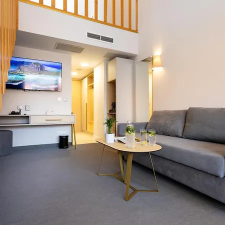 فندق Antea - By The Sea 4*