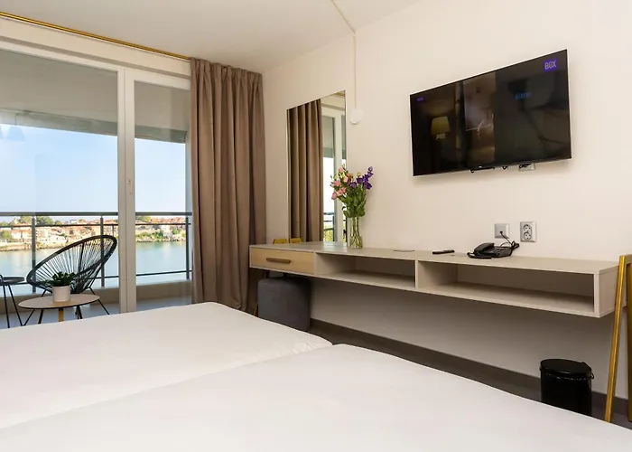 Hotel Antea - By The Sea