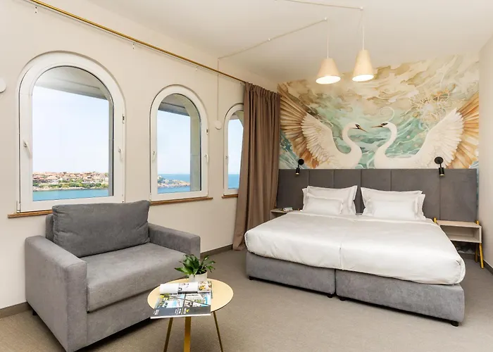 酒店 Antea - By The Sea 4*